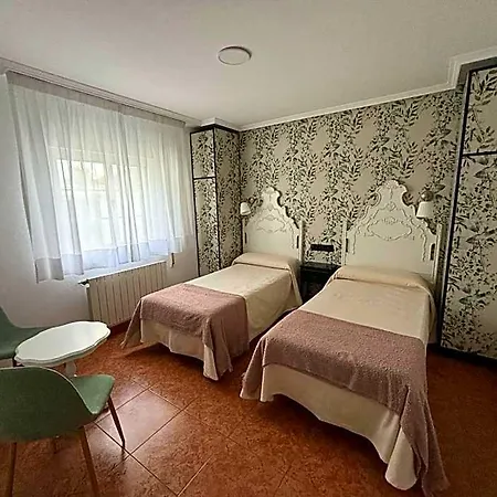 Otel Luarca Zabala Almuña